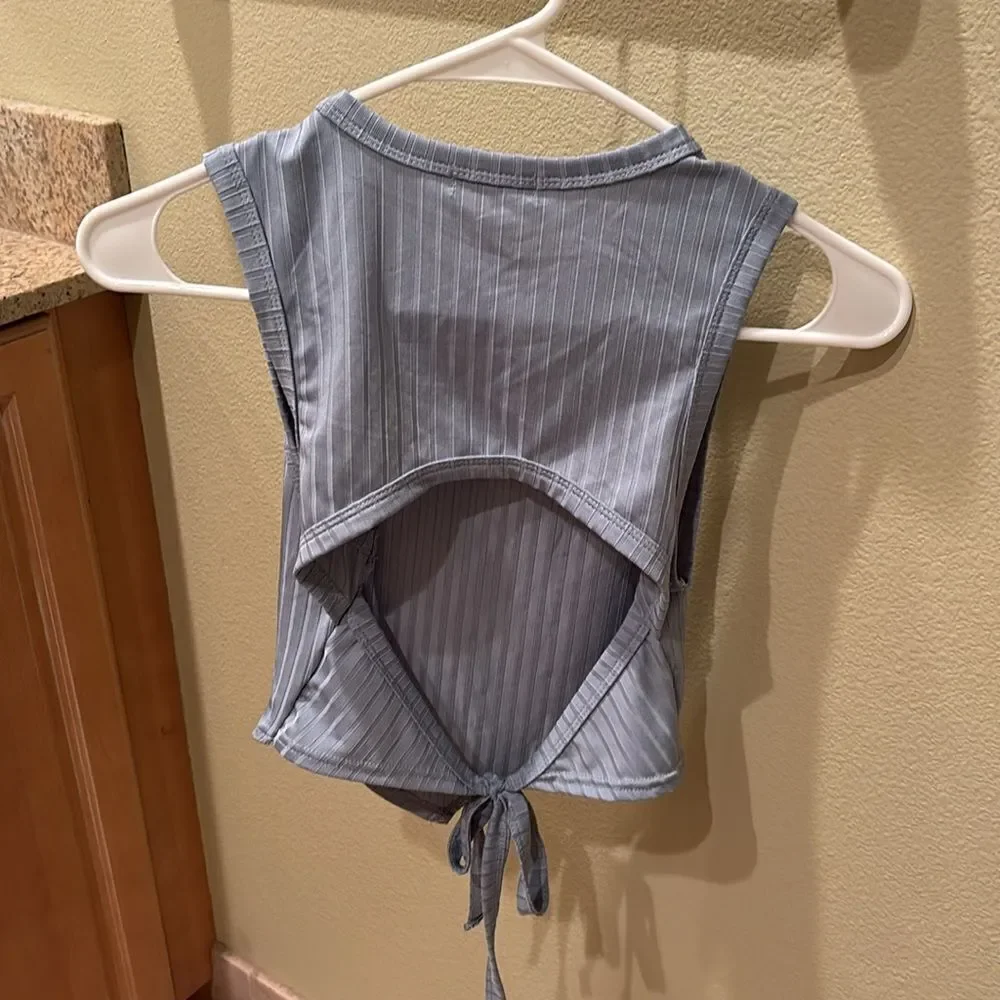 Better Be woman's silky baby blue striped shirt with a cut out in the back - Picture 8 of 12